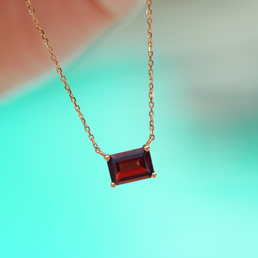 18 Karat Rose Gold Red Garnet Necklace