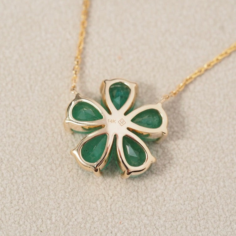 14 Karat Yellow Gold Green Emerald Flower Necklace